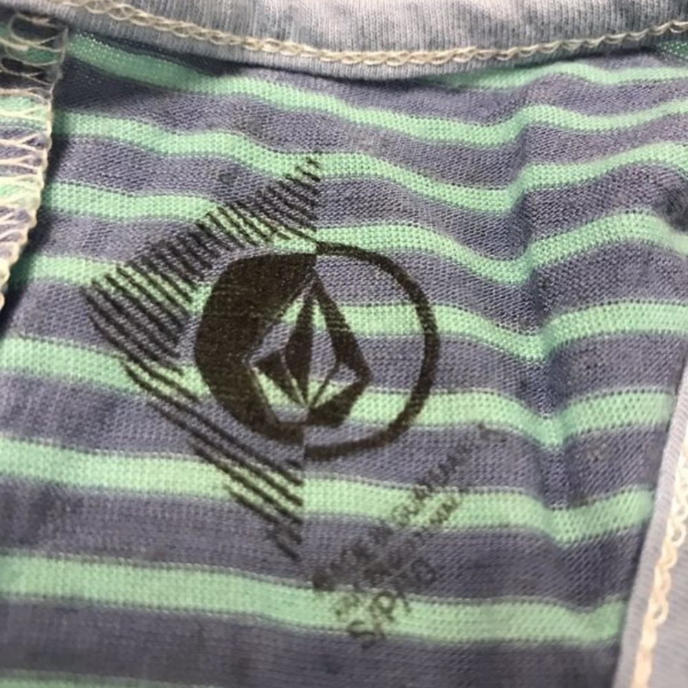 Volcom Tank - Picture 3 of 3